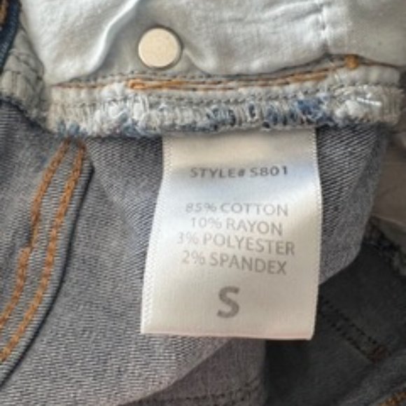 Fashion Nova | Distressed Denim Shorts | Small | Medium Blue Wash - Picture 9 of 10